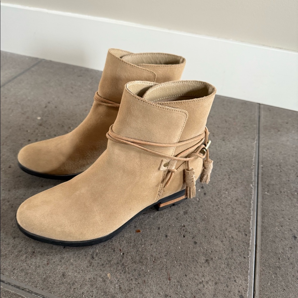 Sorel Women’s Booties, size 9, worn once.